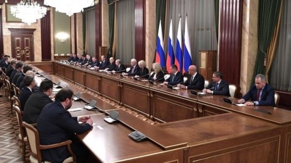 Солонников: новое правительство РФ сформировано для быстрого выполнения задач президента