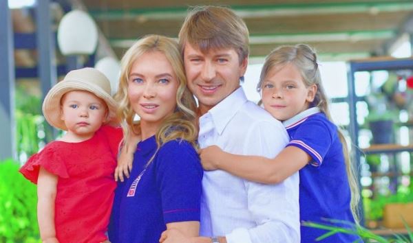 5 российских знаменитых пар, ставших родителями без заключения брака