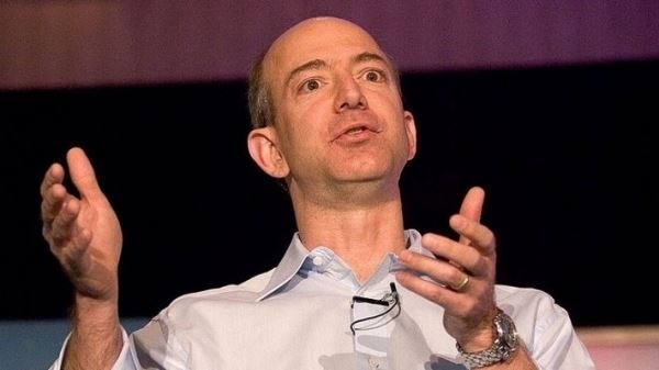 Основатель Amazon больше не является самым богатым человеком в мире